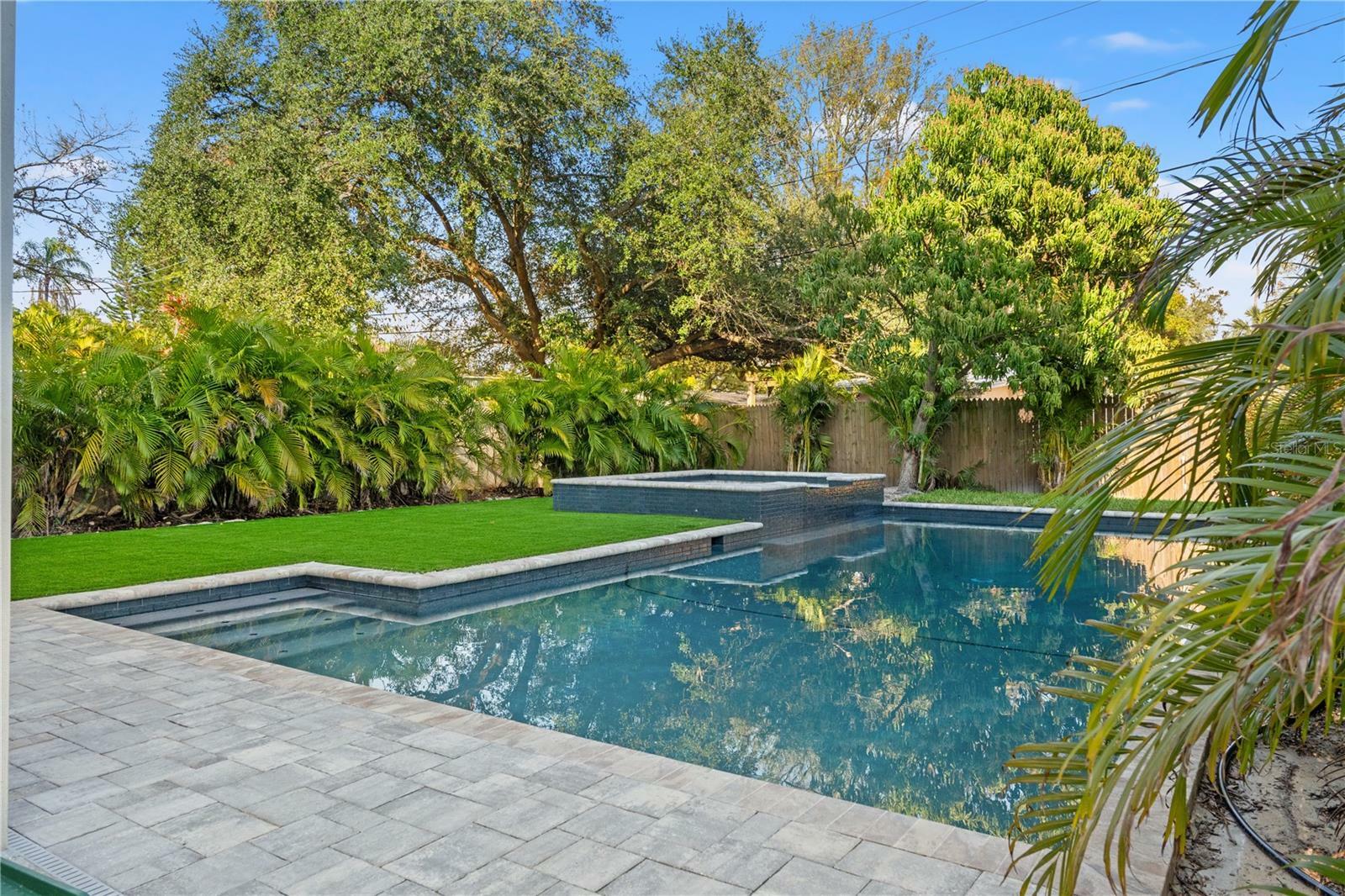 Property Photo: 531 Danube Avenue FL 33606