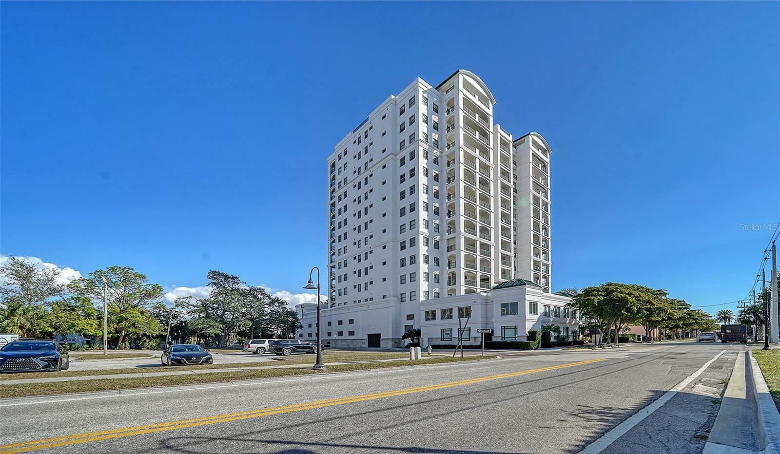 Property Photo: 505 S Orange Avenue 501 FL 34236