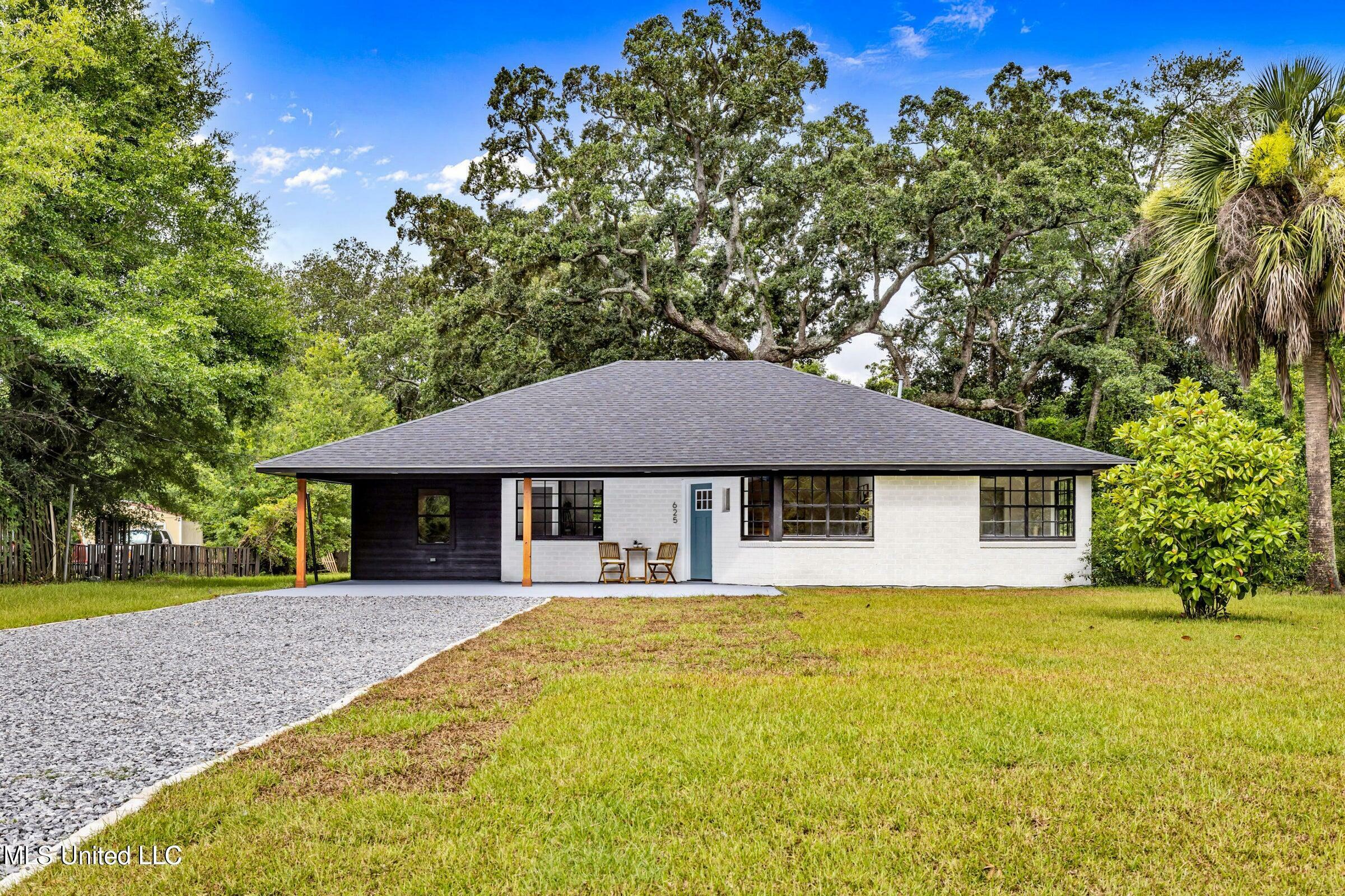 Property Photo:  625 Loposser Avenue  MS 39507 