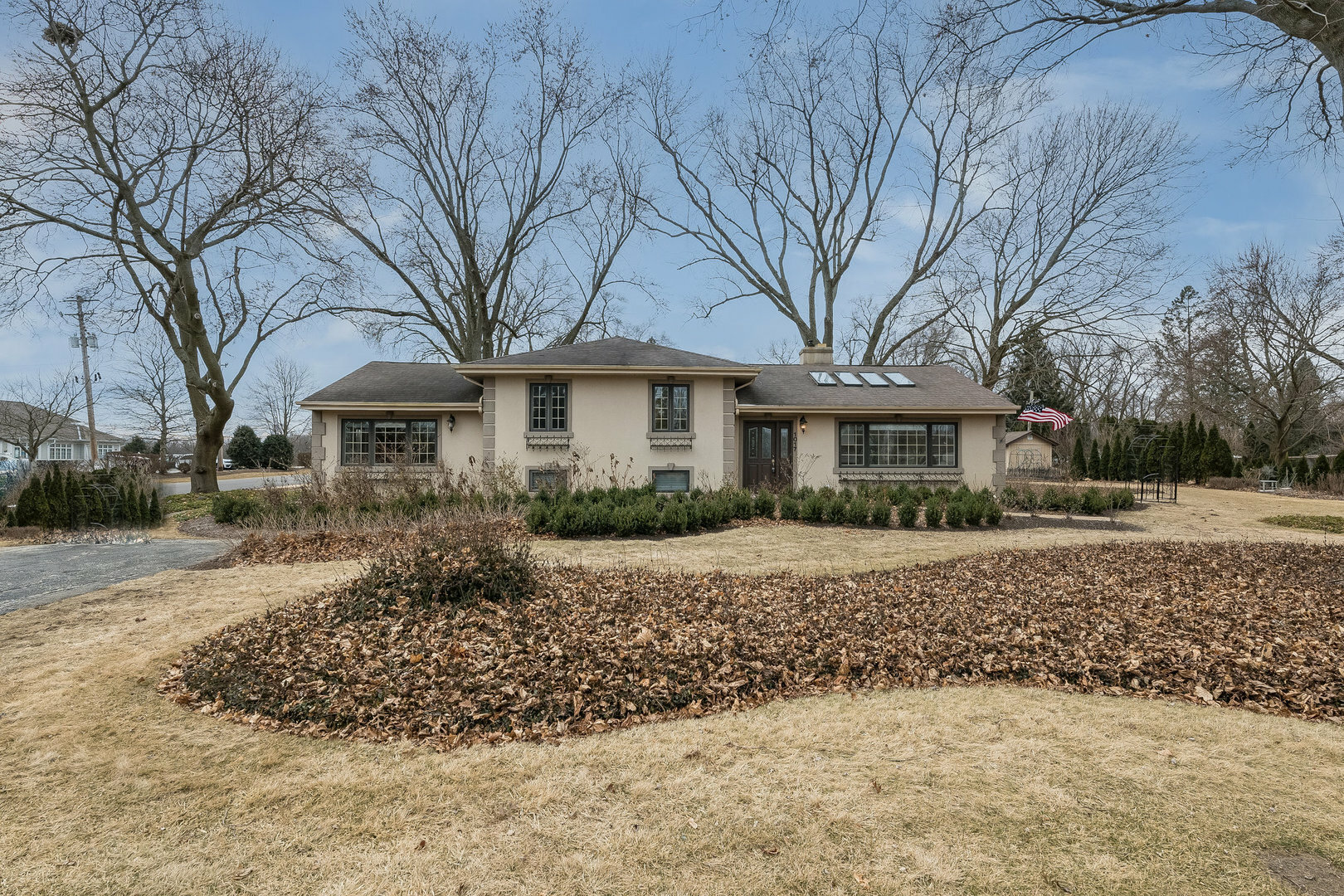 Property Photo: 1017 Il-22 IL 60021