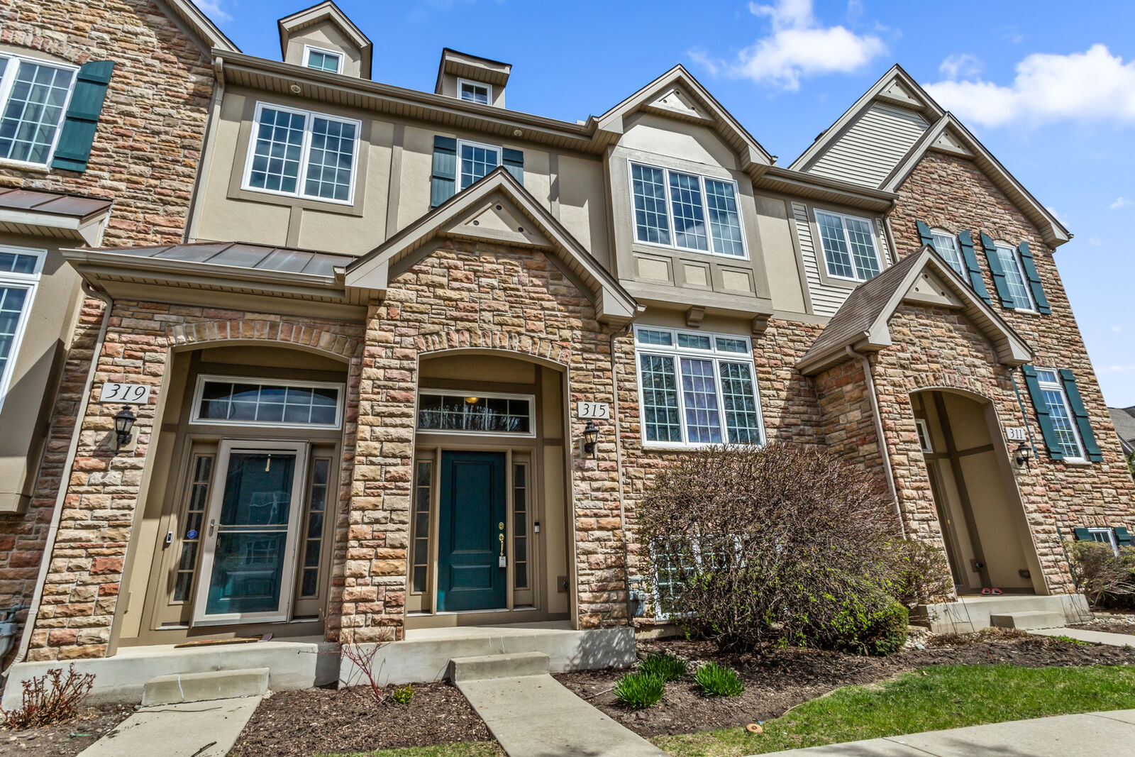 Property Photo: 315 Sype Drive IL 60188