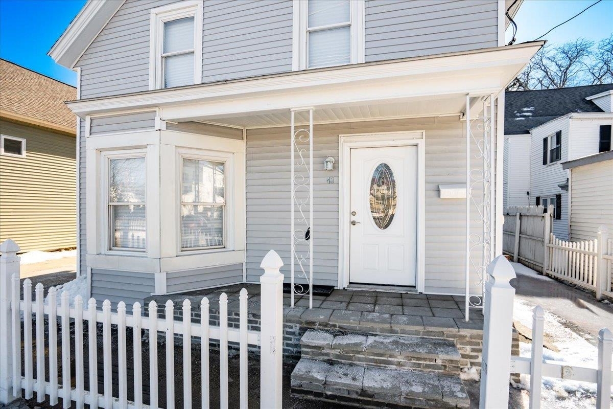 Property Photo: 43 E Otterson Street NH 03060