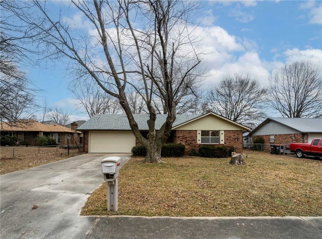 Property Photo:  3205 Brad Street  AR 72764 