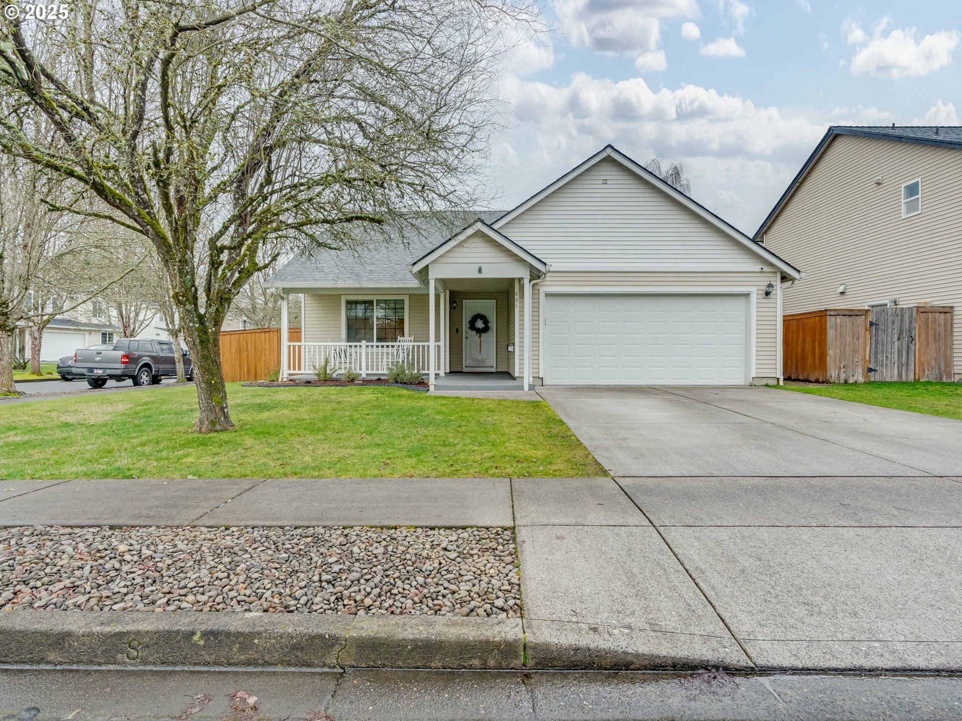 Property Photo:  804 NW 11th Pl  WA 98604 