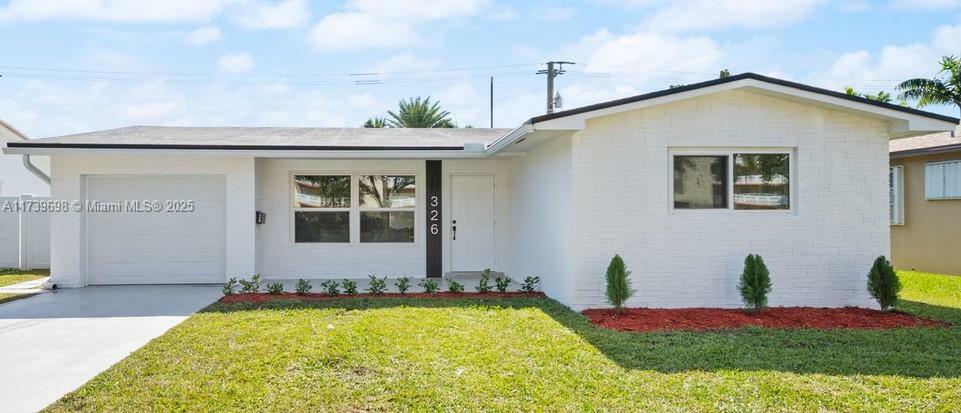 Property Photo: 326 SE 3rd St FL 33004