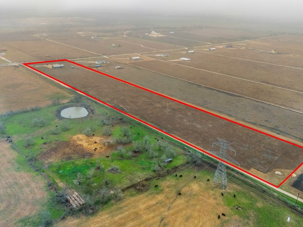 Property Photo: 1355 Scull Road TX 78666