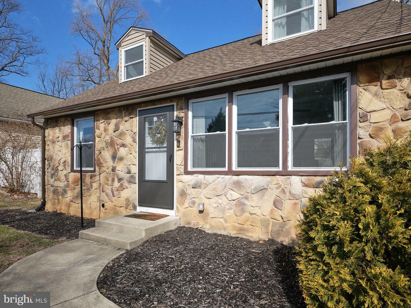 Property Photo:  516 Avenue C  PA 19053 