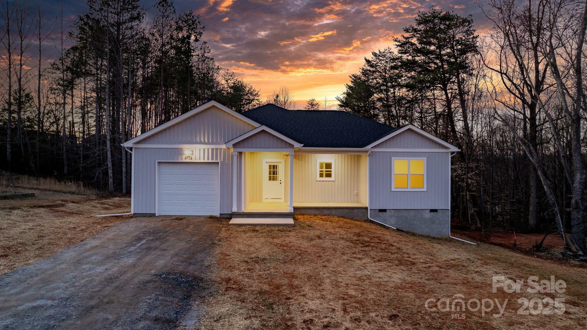 Property Photo:  3722 Thompson Street  NC 28658 