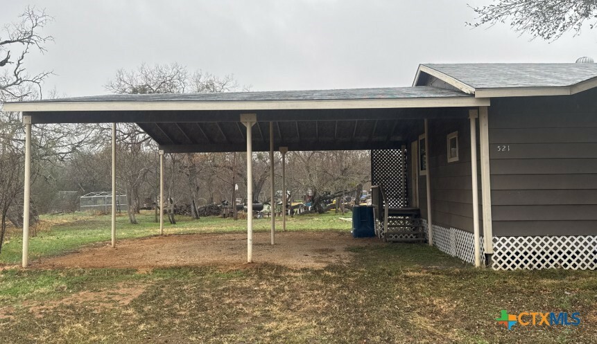 Property Photo: 521 Quail Lane TX 78114