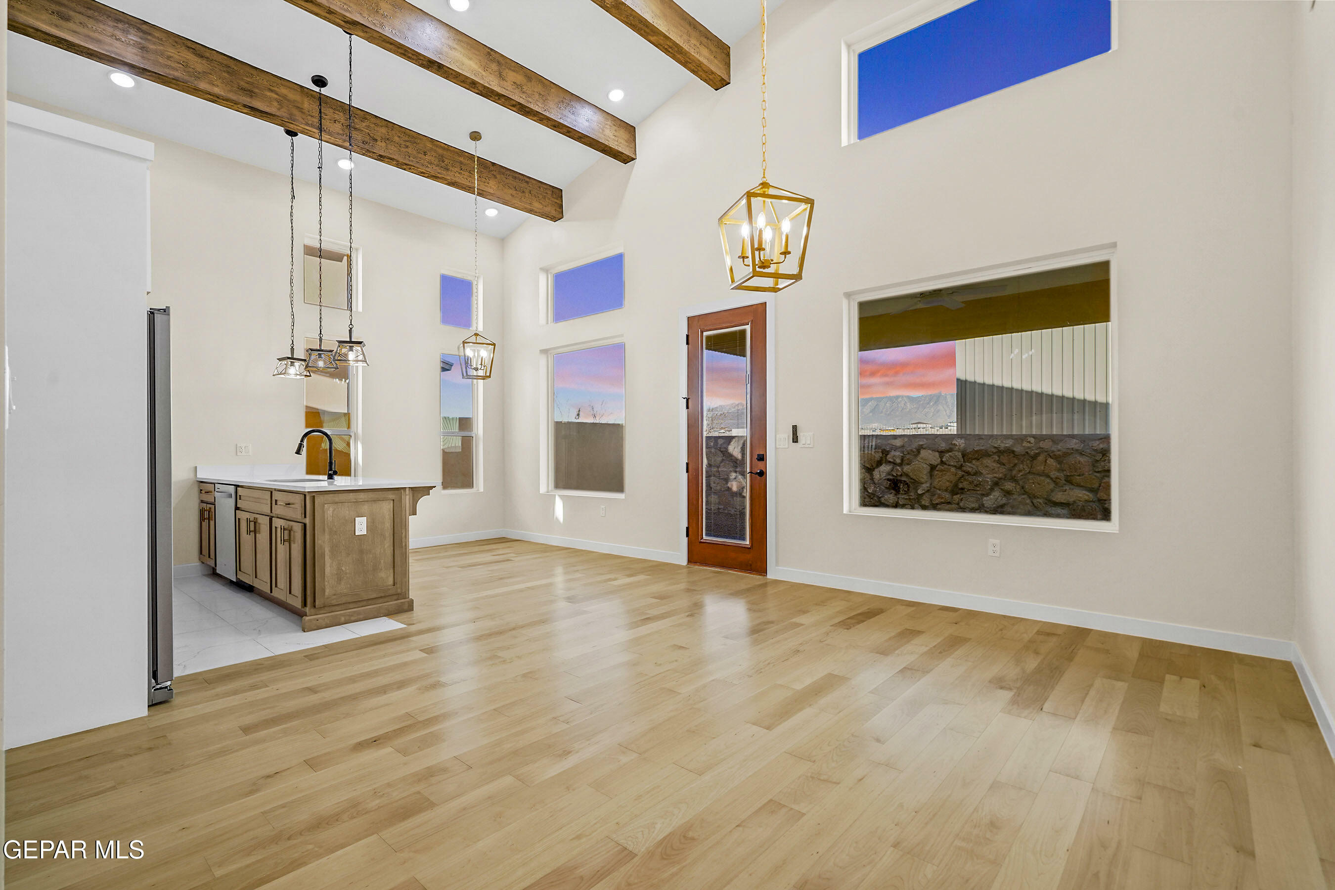Property Photo: 1031 Vinton Avenue 27 TX 79835