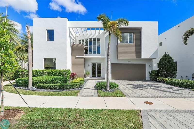 Property Photo:  7477 NW 99 Ave  FL 33178 