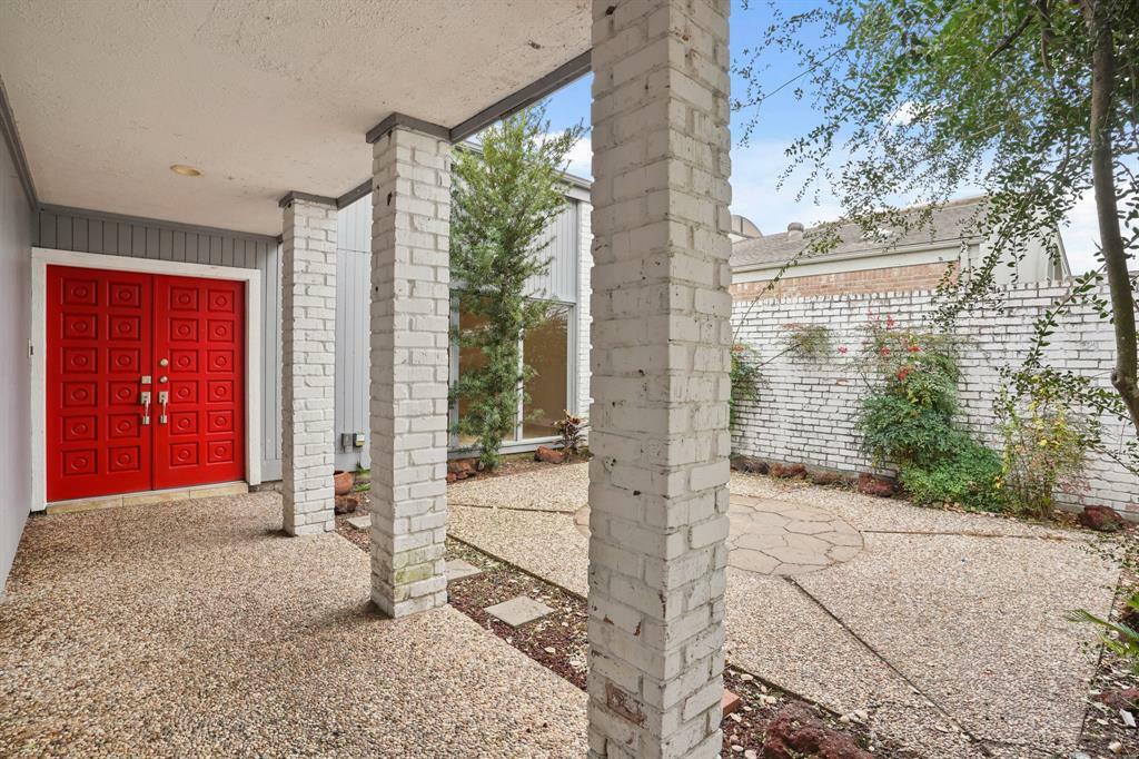 Property Photo:  5521 Shadow Crest Street  TX 77096 