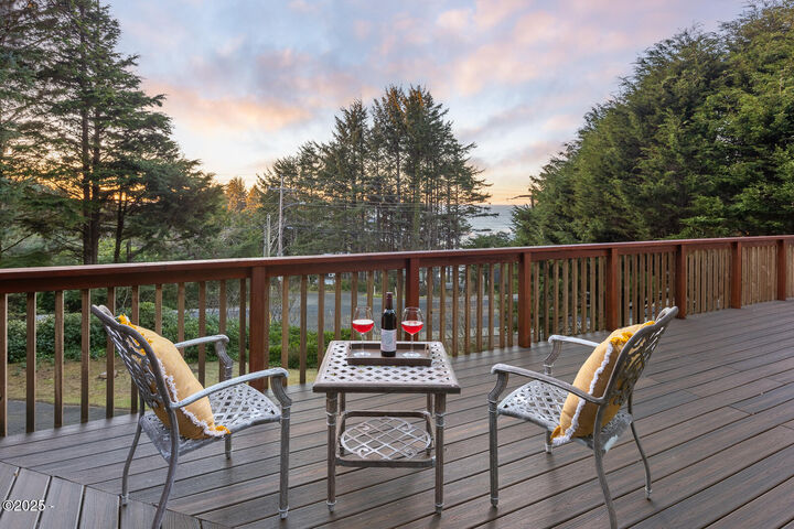 Property Photo:  900 S Hwy 101  OR 97341 