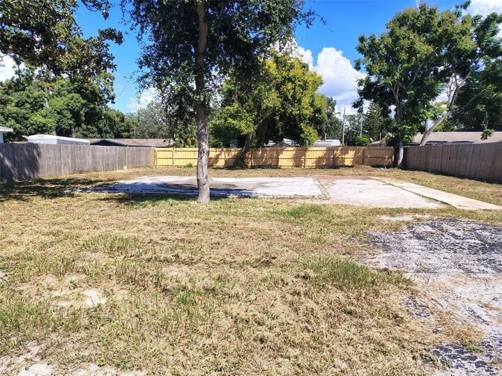 Property Photo:  2046 Calusa Trail  FL 34690 