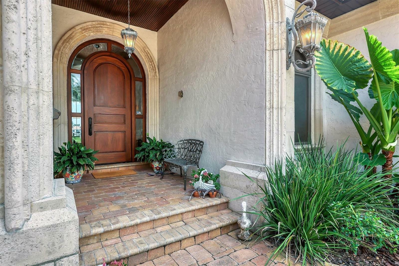 Property Photo: 1097 Eden Isle Drive NE FL 33704