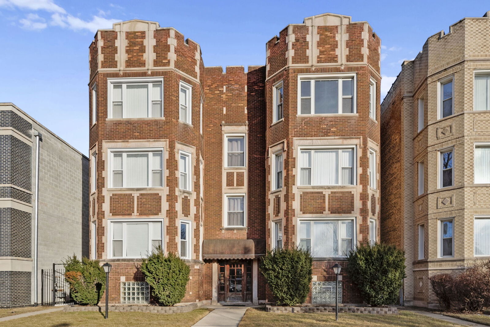 Property Photo:  8233 S Indiana Avenue 2  IL 60619 