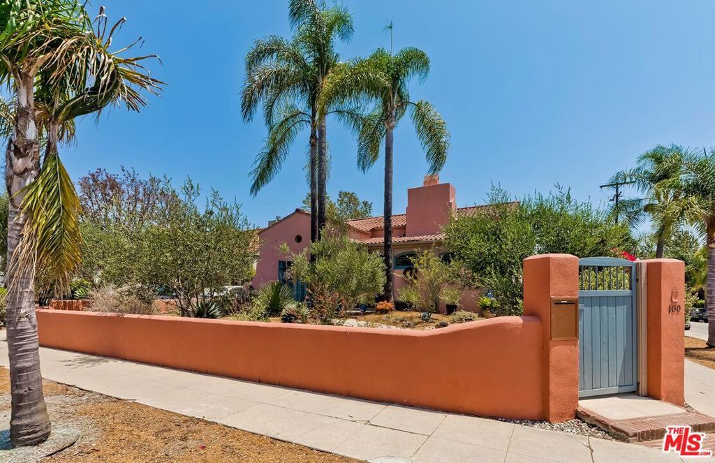 Property Photo: 100 N Arden Boulevard CA 90004