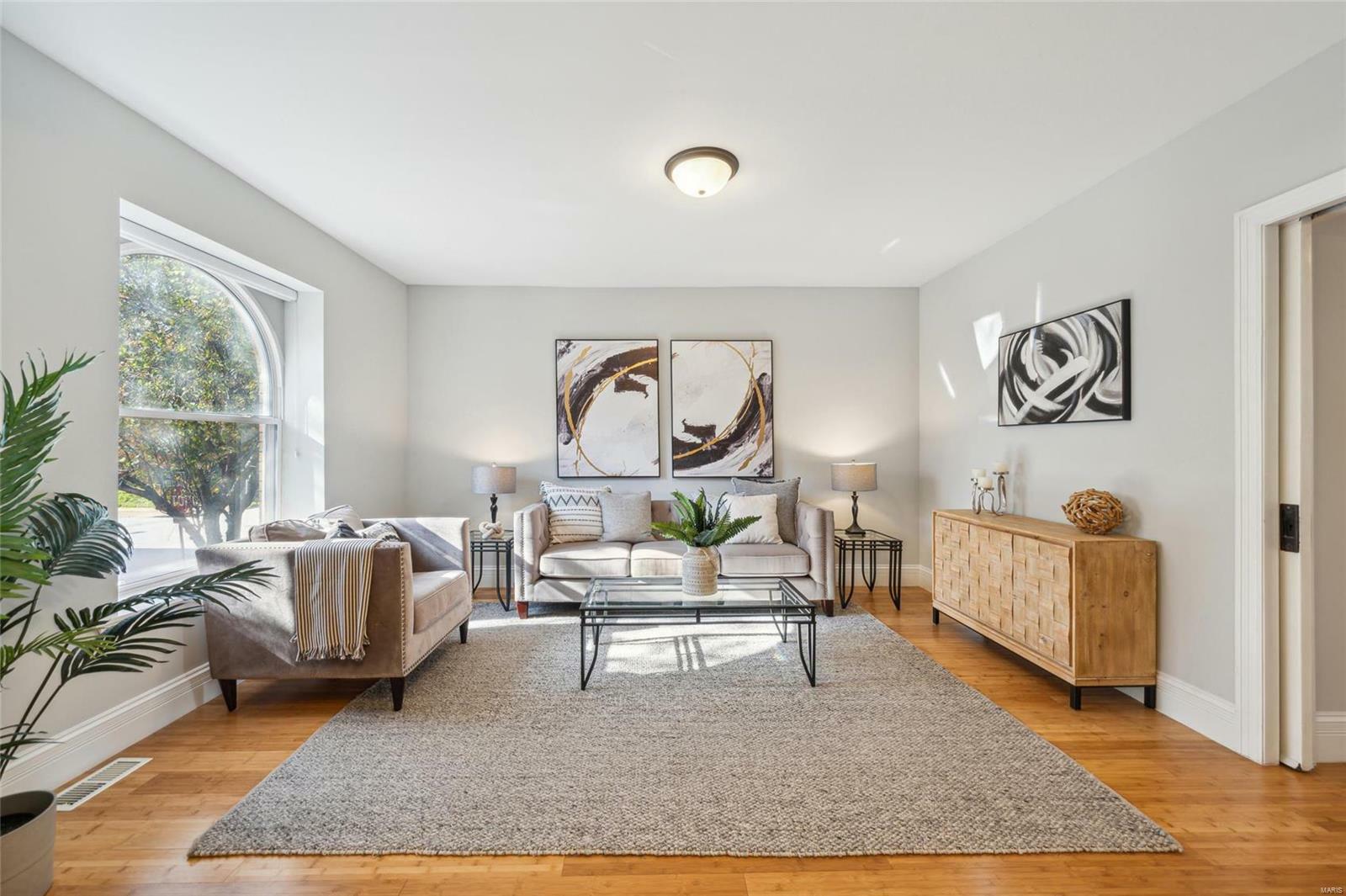Property Photo: 4175 Russell Boulevard MO 63110