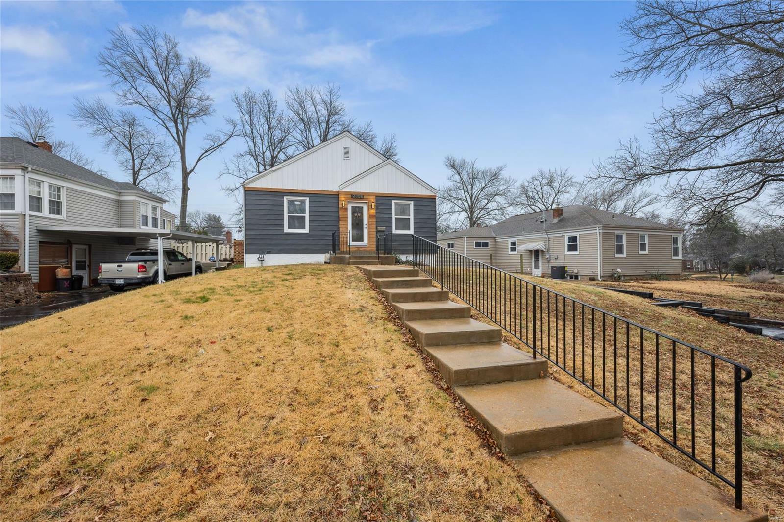 Property Photo:  2808 Chadwick Drive  MO 63121 