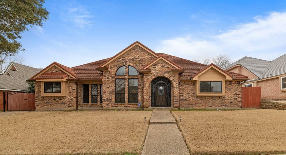 709 Evergreen Drive  Hurst TX 76054 photo