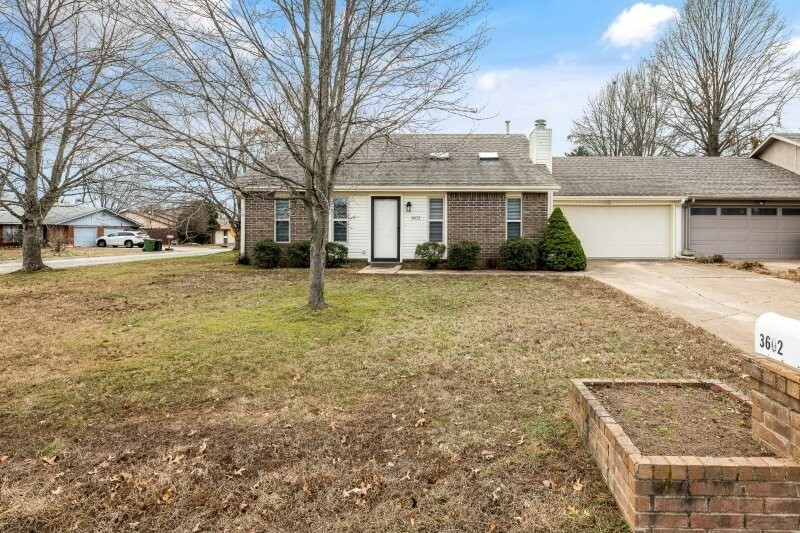 Property Photo:  3602 W Wood Street  AR 72756 