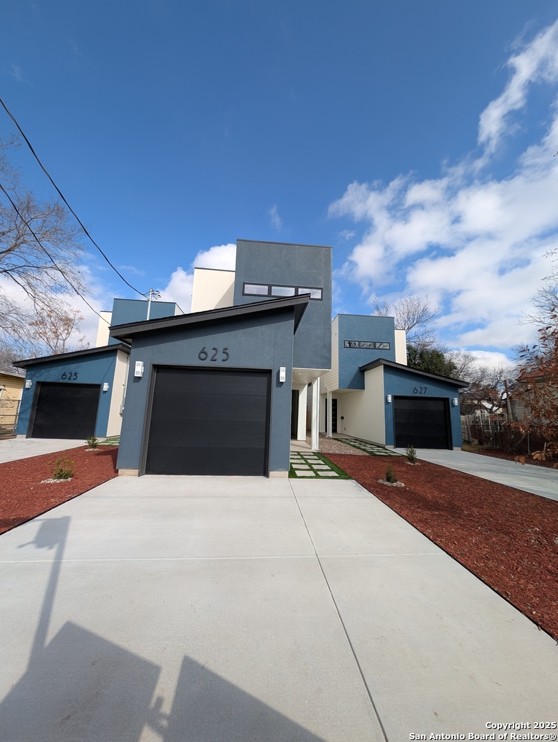 625 Essex St  San Antonio TX 78210 photo