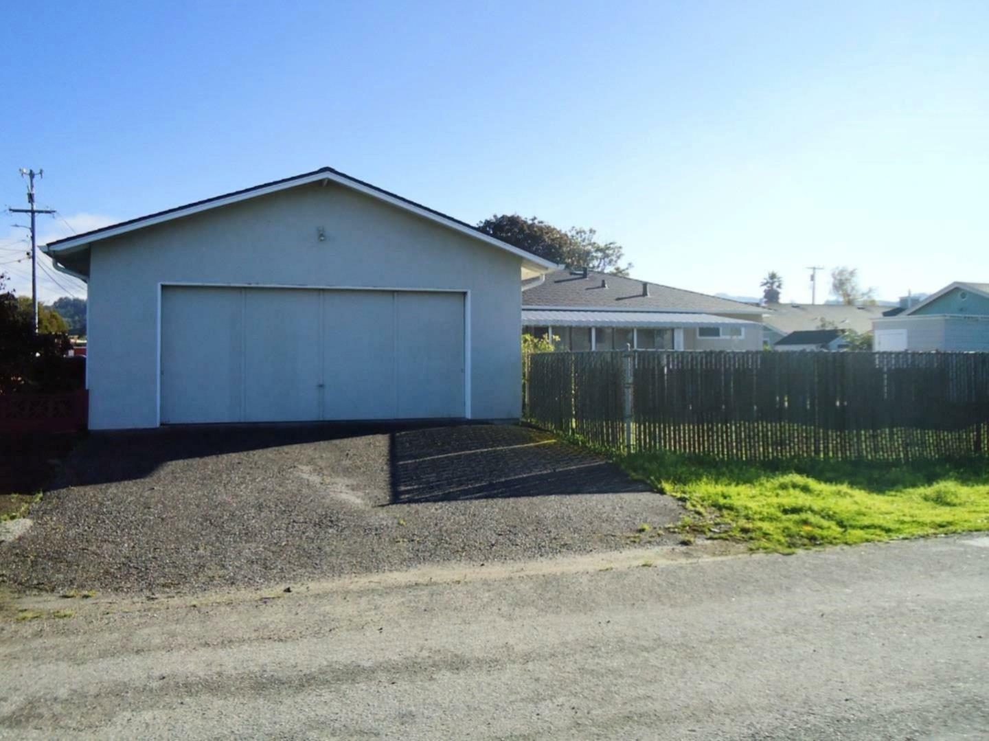 Property Photo:  628 Grove Street  CA 94019 