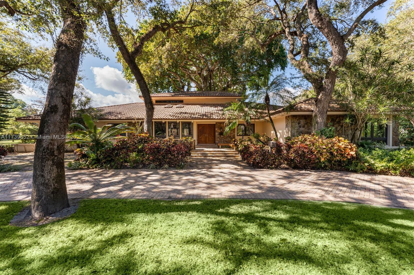 Property Photo:  9490 Old Cutler Ln  FL 33156 