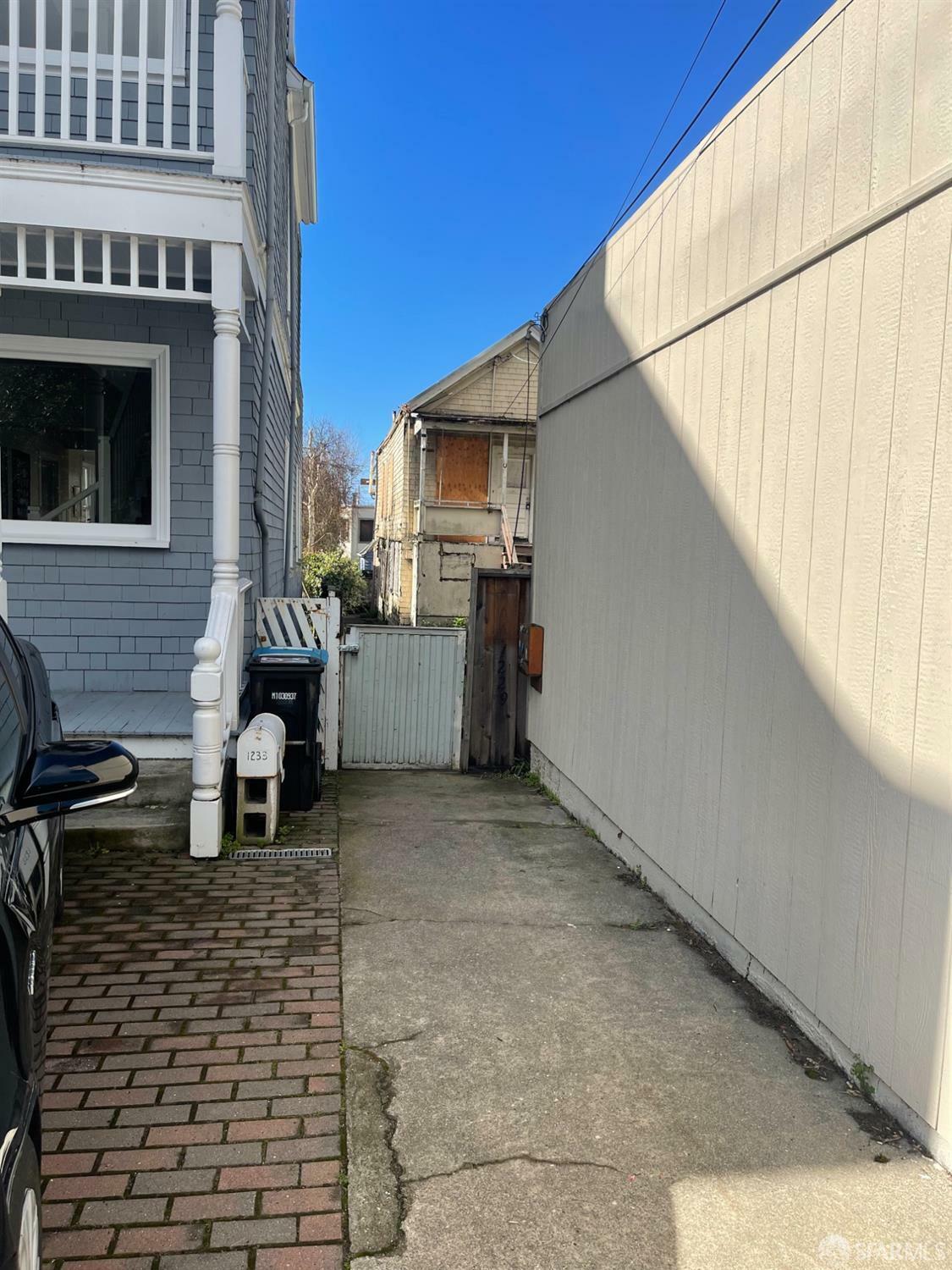 Property Photo: 1229 45th Avenue CA 94122
