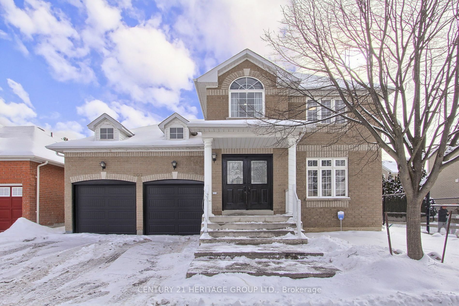 207 Flagstone Way  Newmarket ON L3X 2Y3 photo