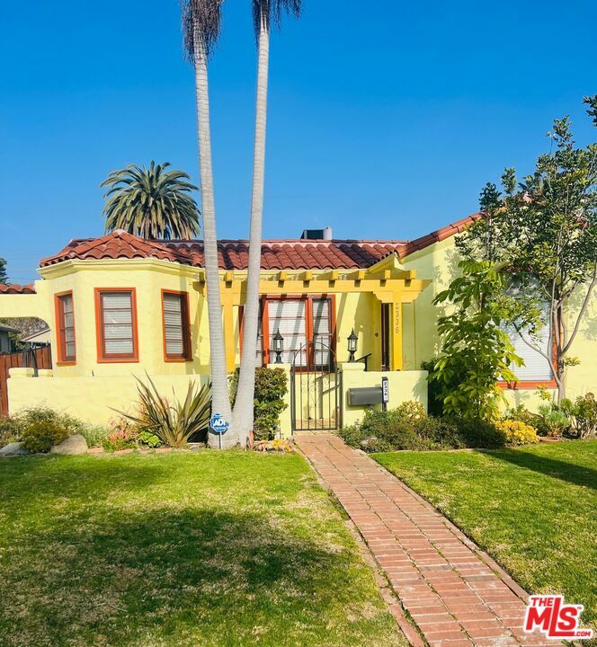 Property Photo:  2336 Selby Ave  CA 90064 