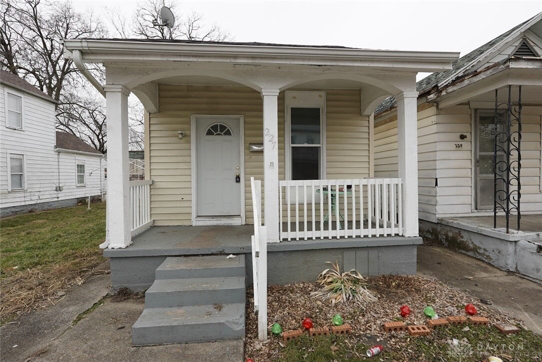 Property Photo:  227 Deeds Avenue  OH 45404 