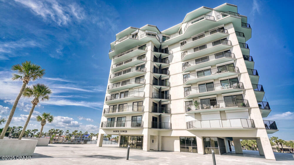 Property Photo:  501 N Causeway  FL 32169 