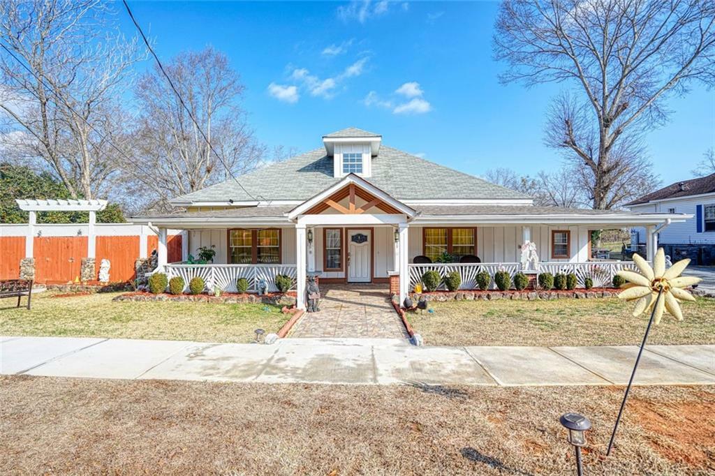 Property Photo:  1724 Hill Street NE  GA 30012 