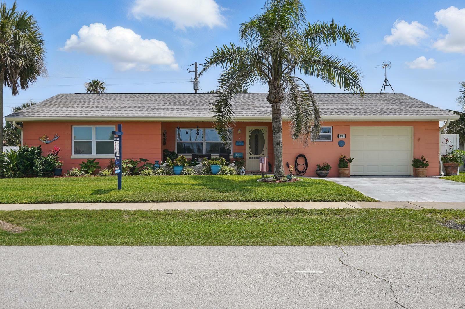 Property Photo: 100 Lynnhurst Drive FL 32176
