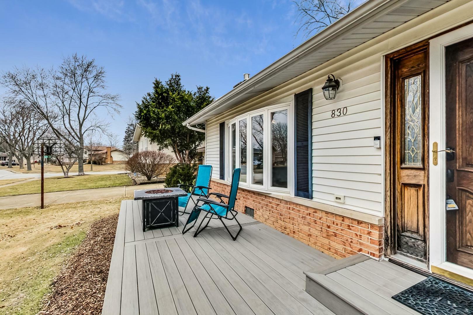 Property Photo:  830 Bonnie Brae Drive  IL 60516 