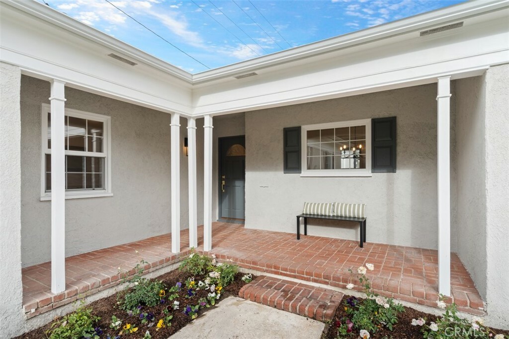 Property Photo:  3016 N Verdugo Road  CA 91208 