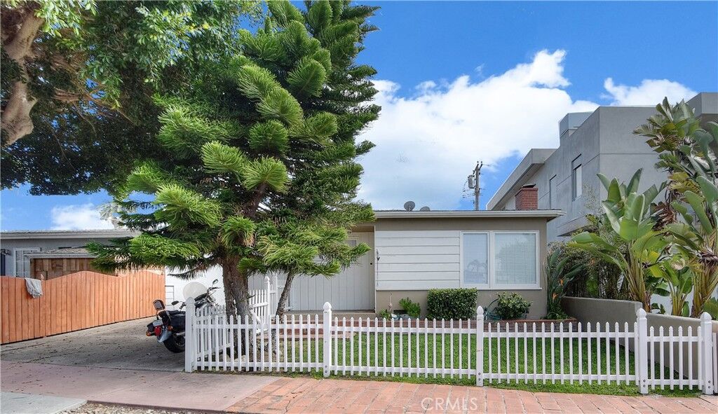 Property Photo:  103 Avenida Aragon  CA 92672 