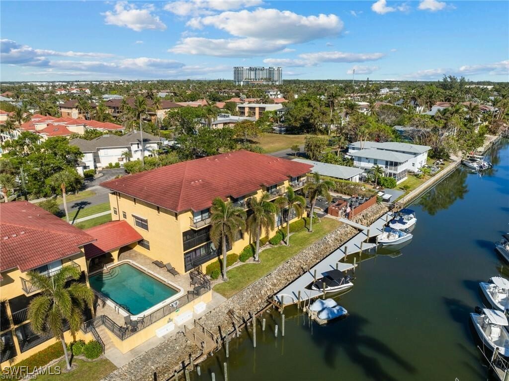 Property Photo: 1400 Blue Point Avenue 207 FL 34102
