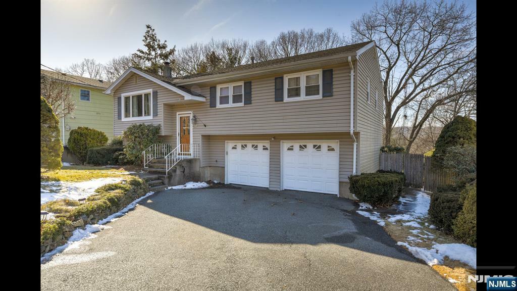 Property Photo:  87 Aldrin Drive  NJ 07465 