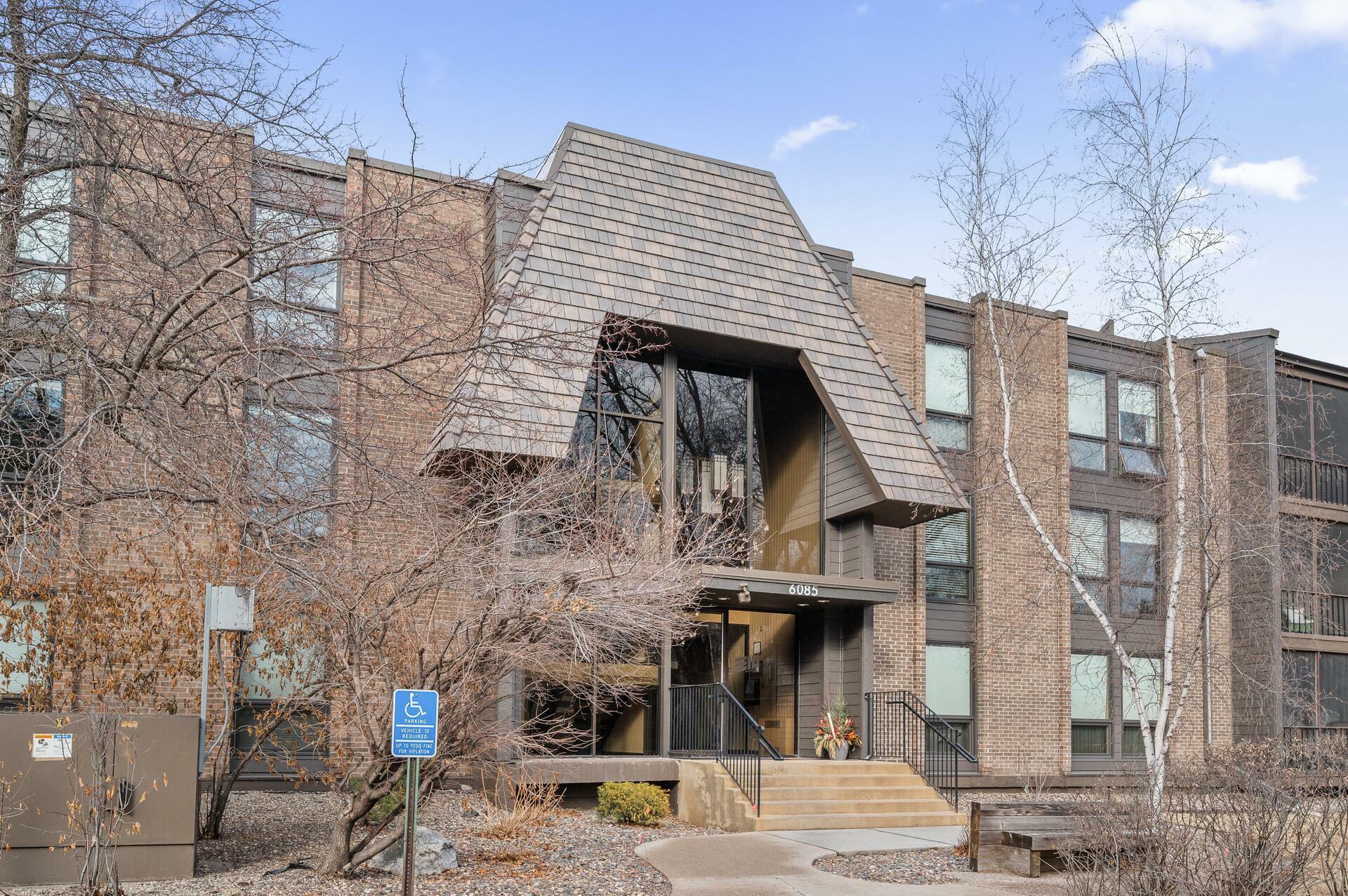 Property Photo:  6085 Lincoln Drive 225  MN 55436 
