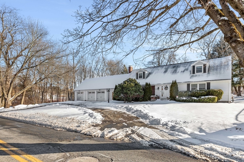Property Photo: 710 Rogers St MA 01876