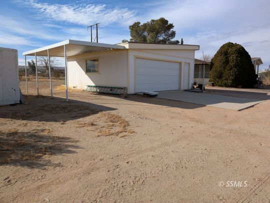 Property Photo: 728 E Springer Ave CA 93555