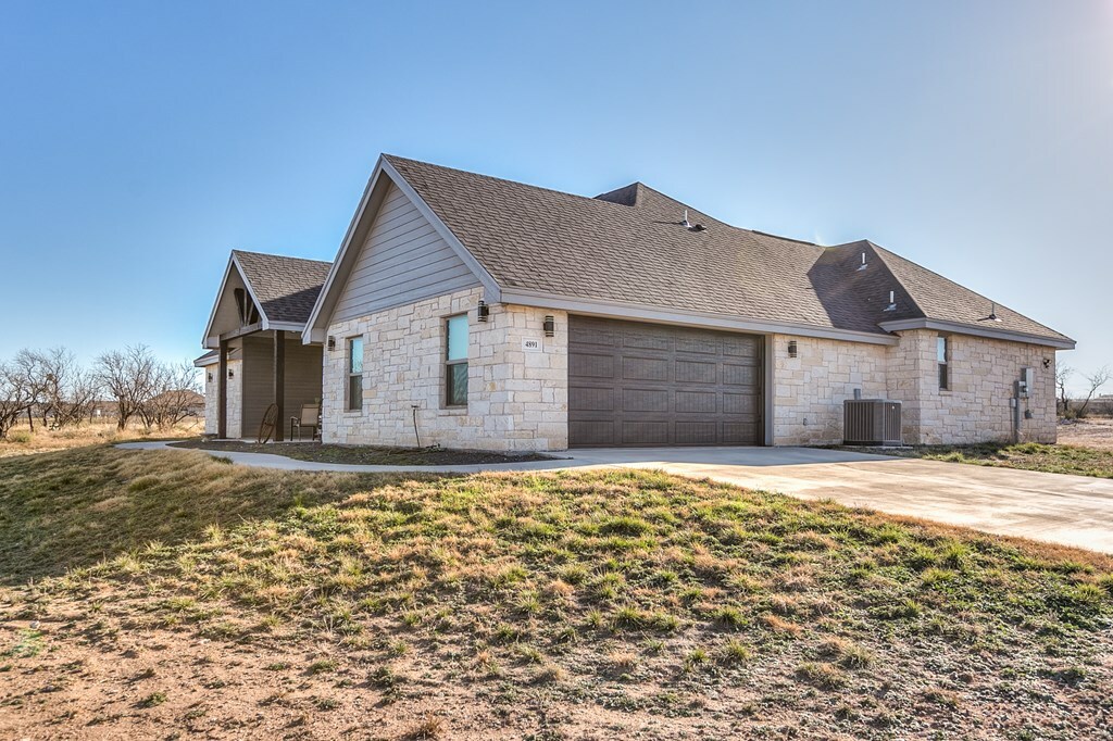 Property Photo:  4891 N Bobcat Trail  TX 76901 