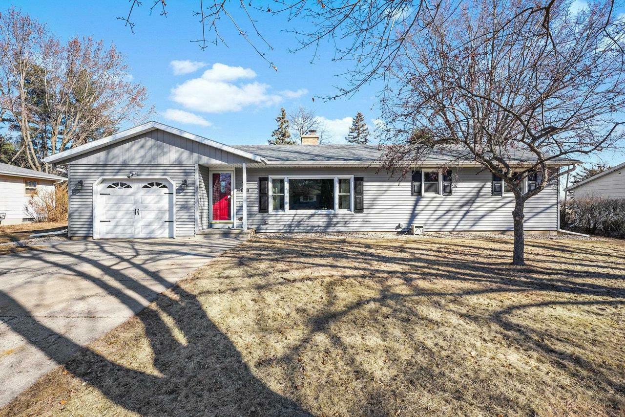 Property Photo:  1100 Kriedeman Drive  WI 53589 