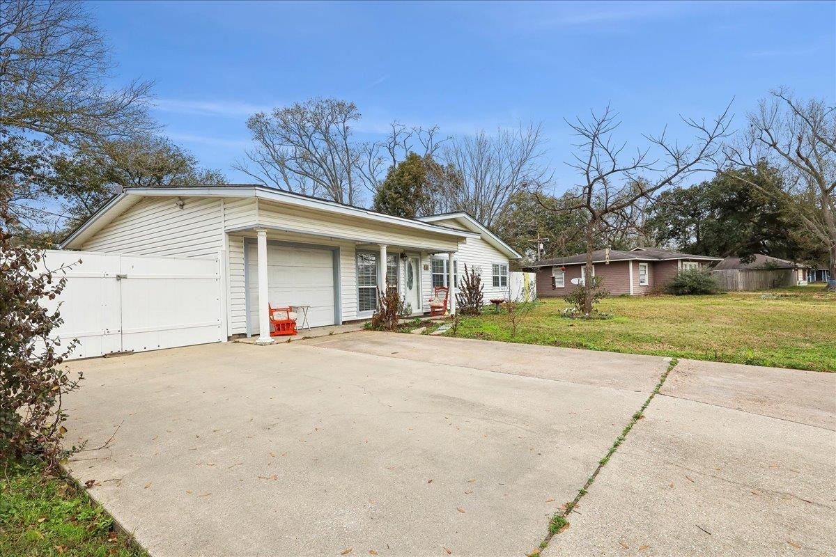 Property Photo:  23 Circle C Street  TX 77630 