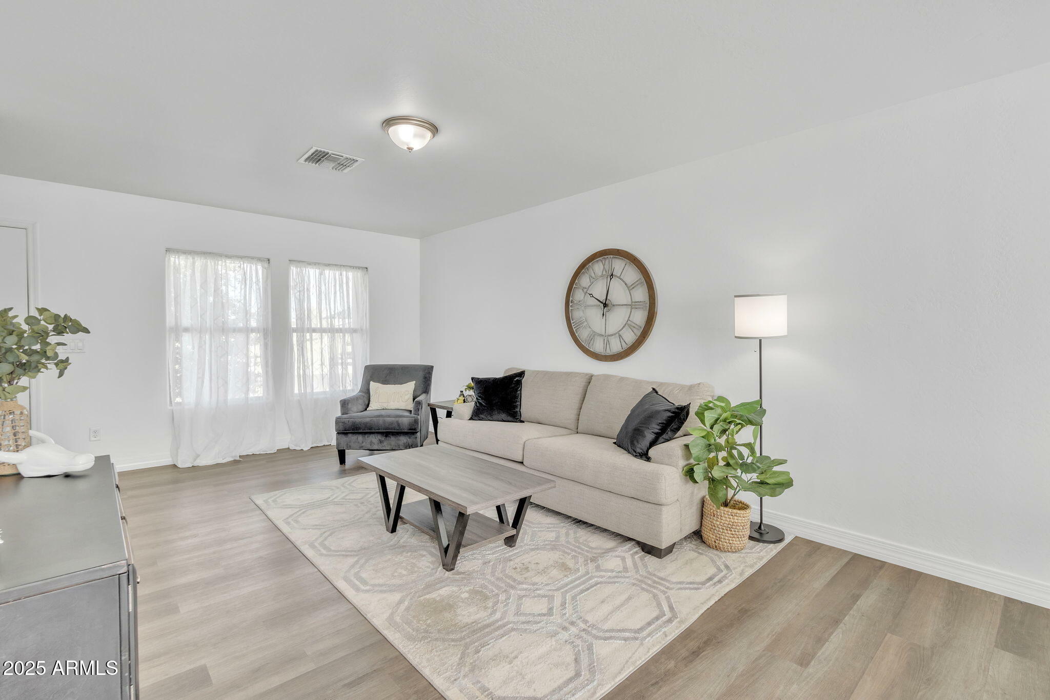 Property Photo:  197 E Douglas Avenue  AZ 85128 