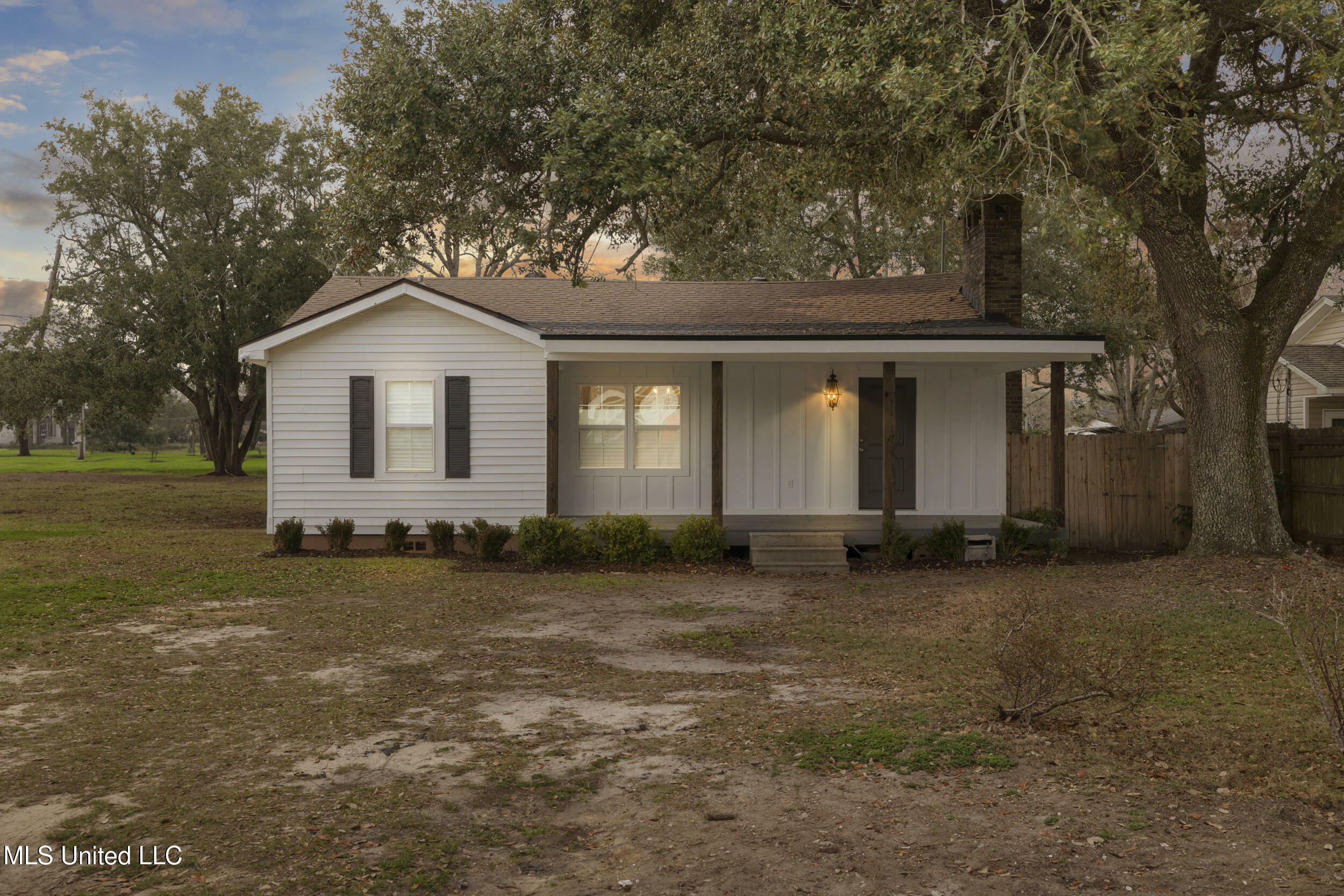 Property Photo:  103 Rosemary Avenue  MS 39560 