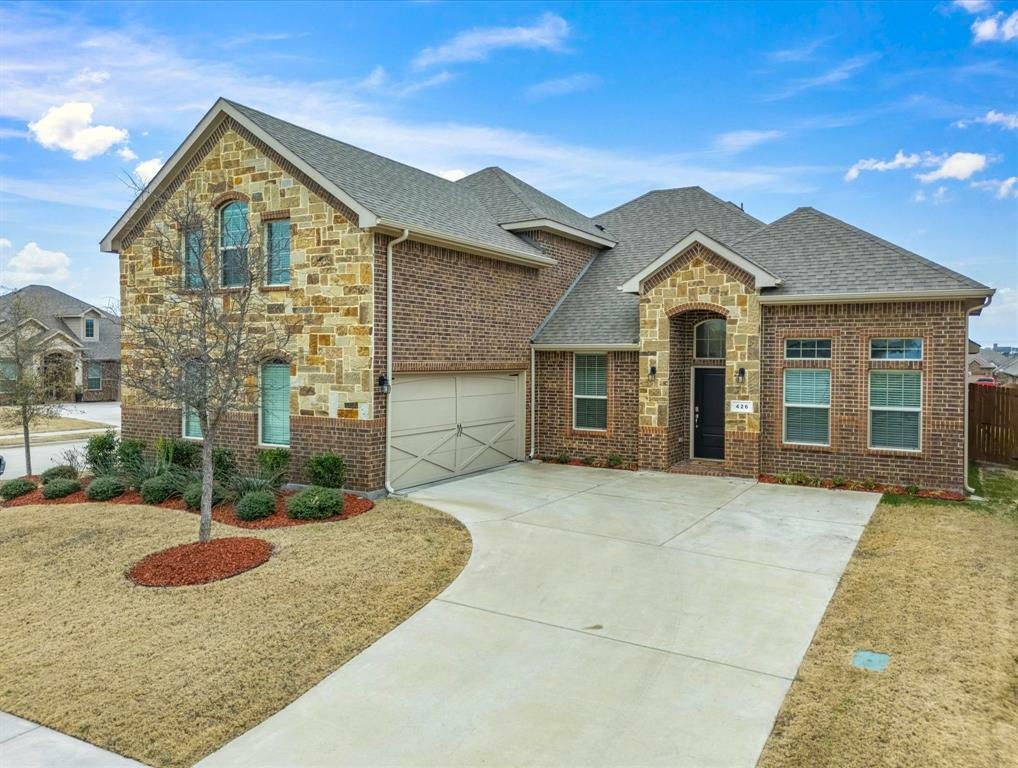 Property Photo:  426 Dalroy Drive  TX 76065 