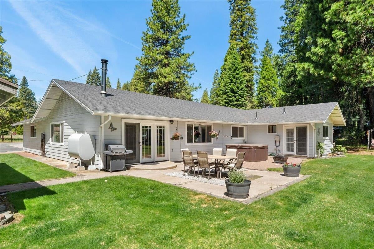 Property Photo: 1138 Pine Grove Dr. CA 96067